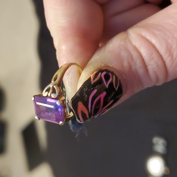 Vintage 10K Yellow Gold Amethyst Ring - Picture 8 of 8